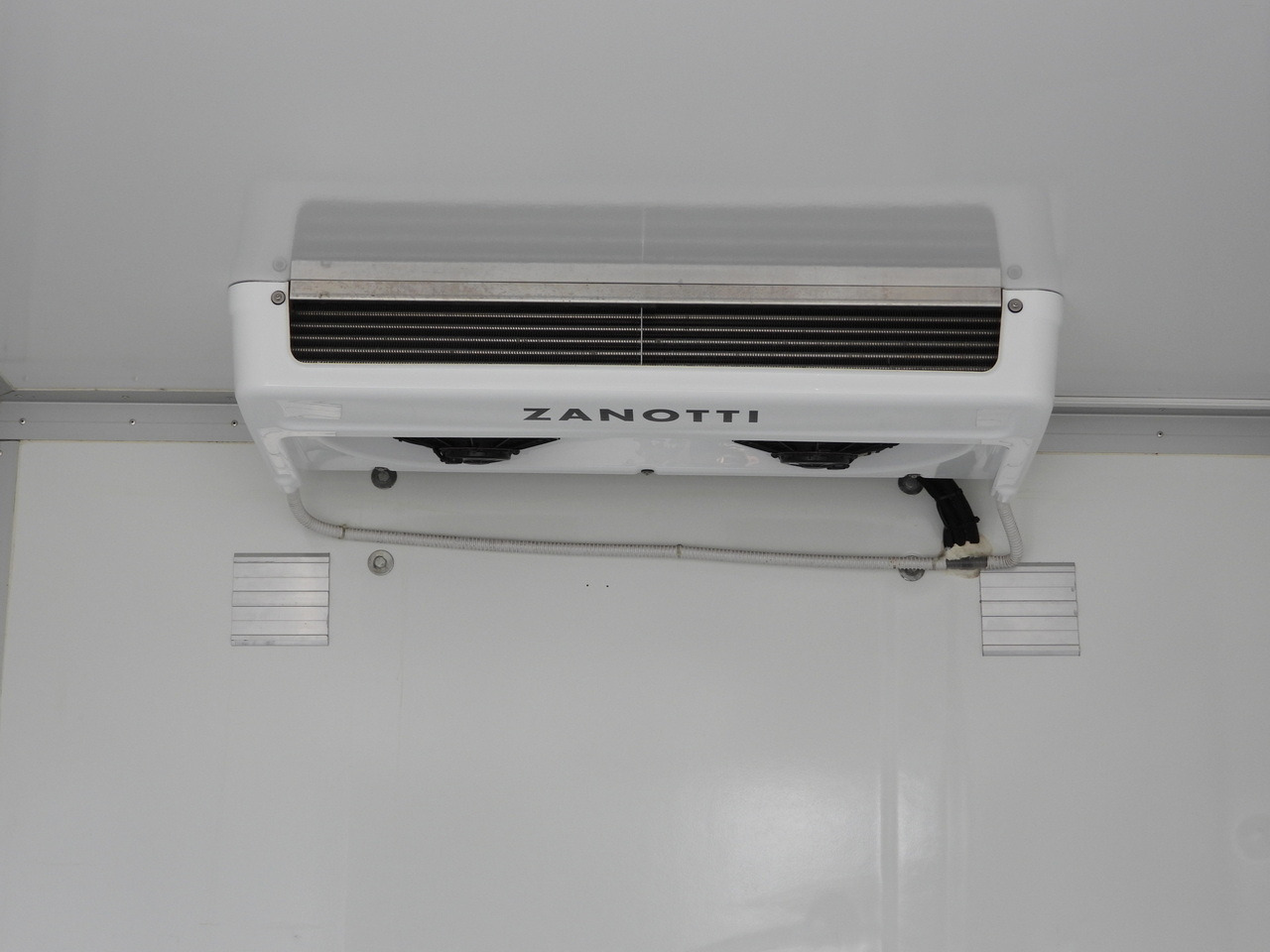 PEUGEOT BOXER REGRIGERATOR BOX 0*C 8 PALLETS CRUISE CONTROL LED LIGHTS AIR CONDITIONING  165HP leasing PEUGEOT BOXER REGRIGERATOR BOX 0*C 8 PALLETS CRUISE CONTROL LED LIGHTS AIR CONDITIONING  165HP: picture 24