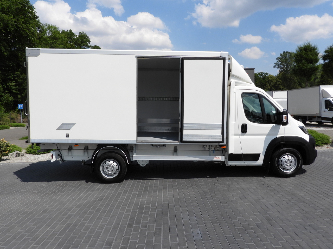 PEUGEOT BOXER REGRIGERATOR BOX 0*C 8 PALLETS CRUISE CONTROL LED LIGHTS AIR CONDITIONING  165HP leasing PEUGEOT BOXER REGRIGERATOR BOX 0*C 8 PALLETS CRUISE CONTROL LED LIGHTS AIR CONDITIONING  165HP: picture 8