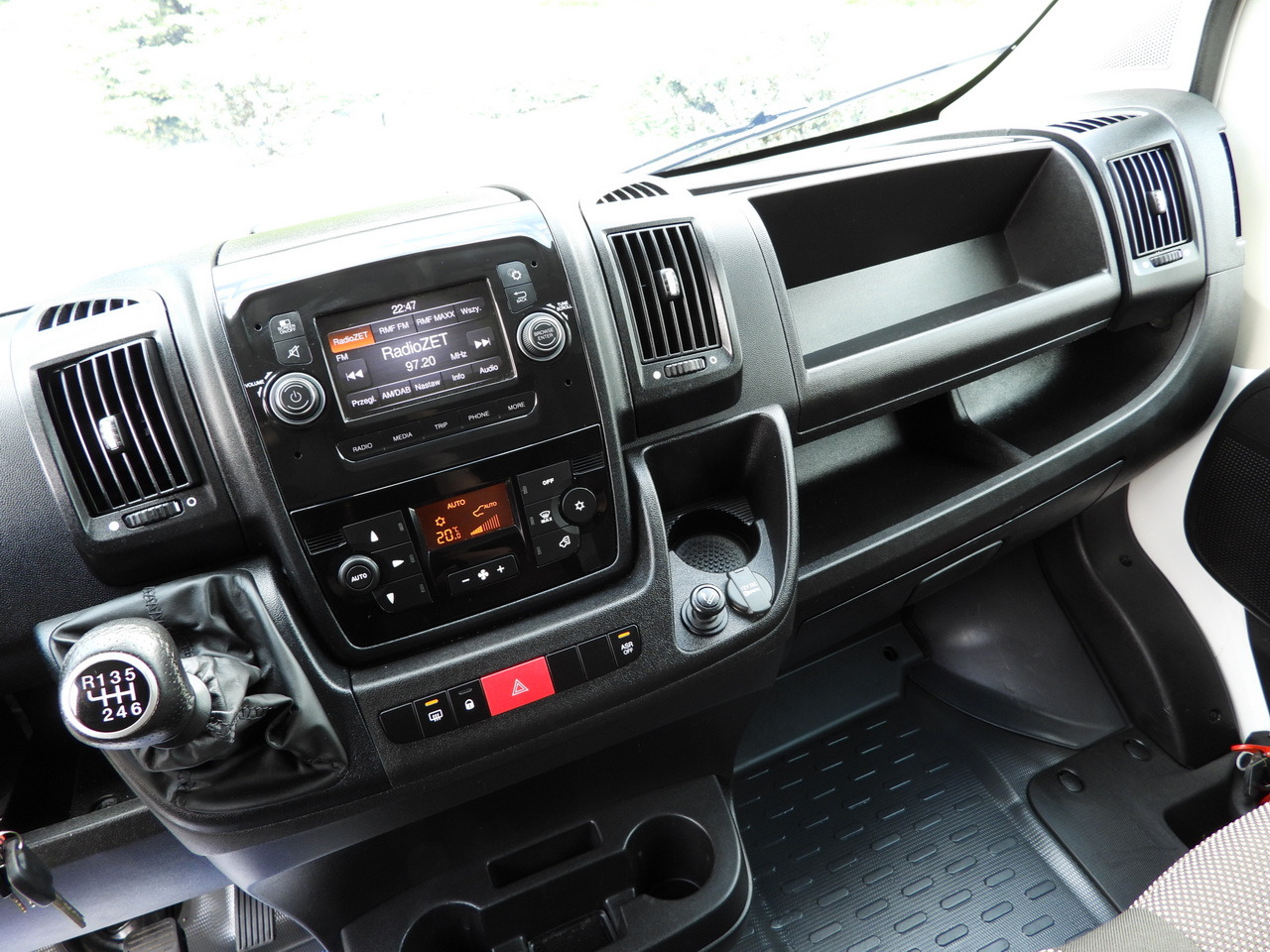 PEUGEOT BOXER REGRIGERATOR BOX 0*C 8 PALLETS CRUISE CONTROL LED LIGHTS AIR CONDITIONING  165HP leasing PEUGEOT BOXER REGRIGERATOR BOX 0*C 8 PALLETS CRUISE CONTROL LED LIGHTS AIR CONDITIONING  165HP: picture 37