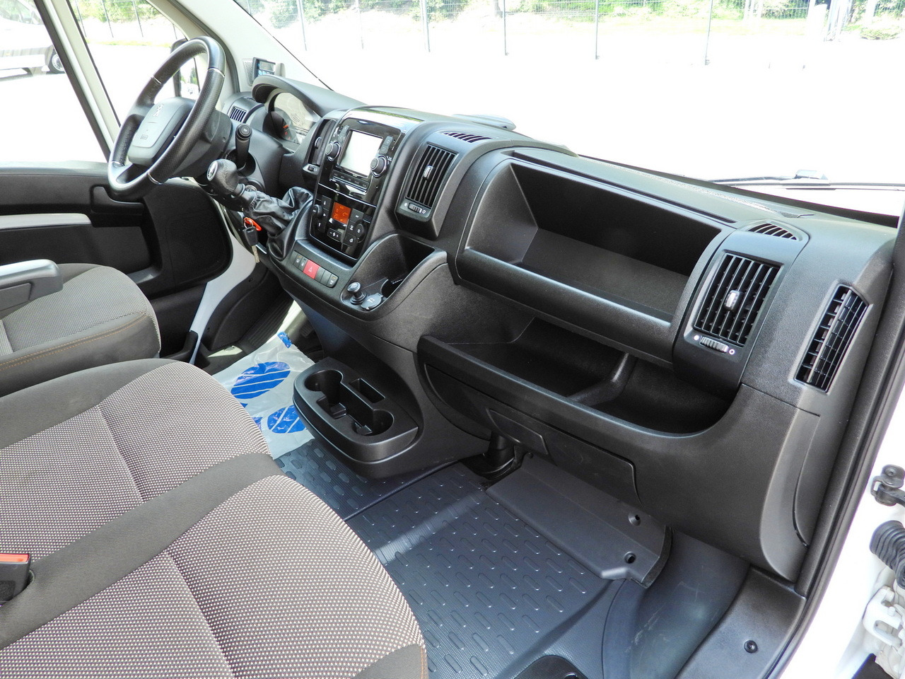 PEUGEOT BOXER REGRIGERATOR BOX 0*C 8 PALLETS CRUISE CONTROL LED LIGHTS AIR CONDITIONING  165HP leasing PEUGEOT BOXER REGRIGERATOR BOX 0*C 8 PALLETS CRUISE CONTROL LED LIGHTS AIR CONDITIONING  165HP: picture 47