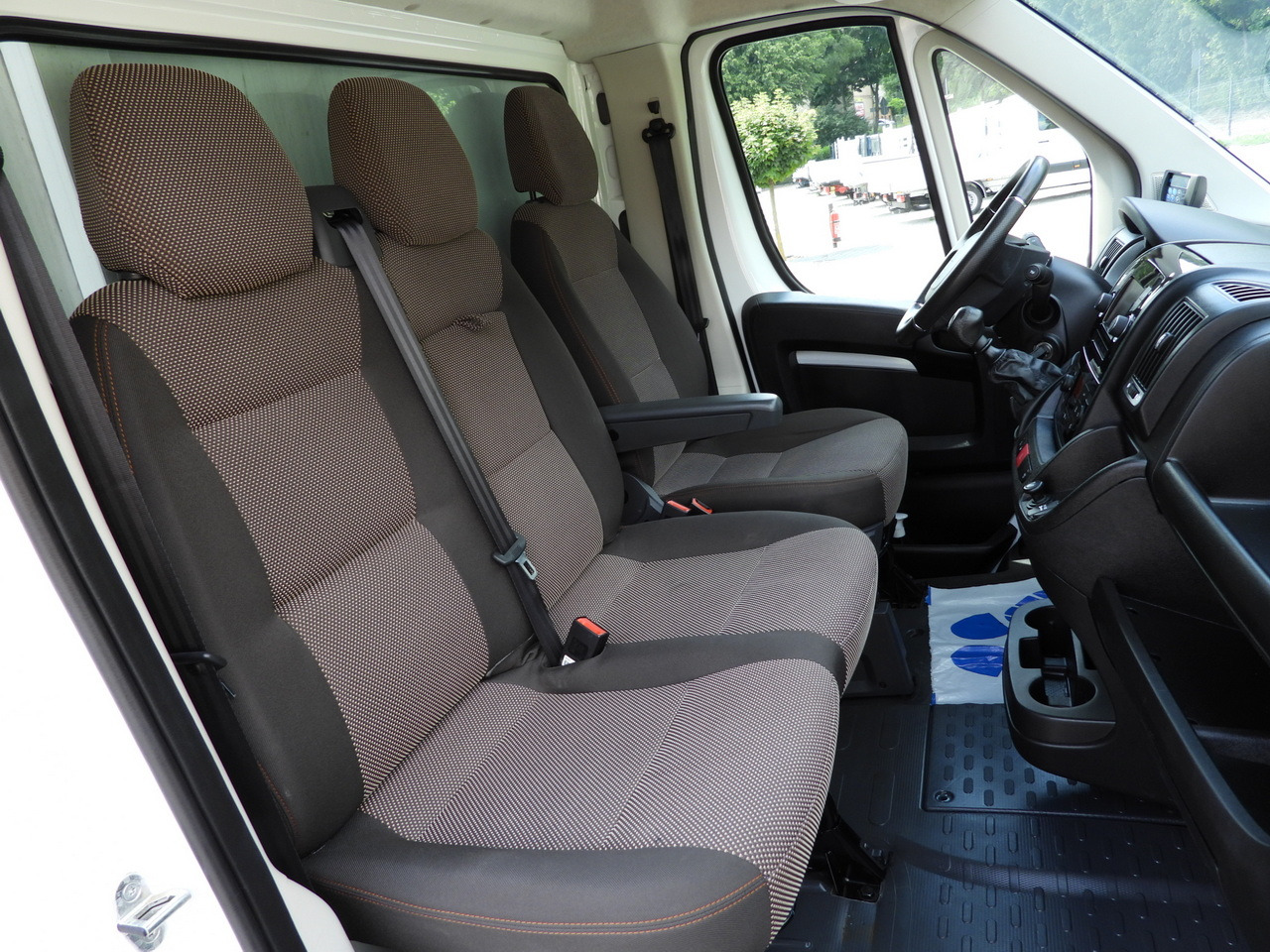 PEUGEOT BOXER REGRIGERATOR BOX 0*C 8 PALLETS CRUISE CONTROL LED LIGHTS AIR CONDITIONING  165HP leasing PEUGEOT BOXER REGRIGERATOR BOX 0*C 8 PALLETS CRUISE CONTROL LED LIGHTS AIR CONDITIONING  165HP: picture 46