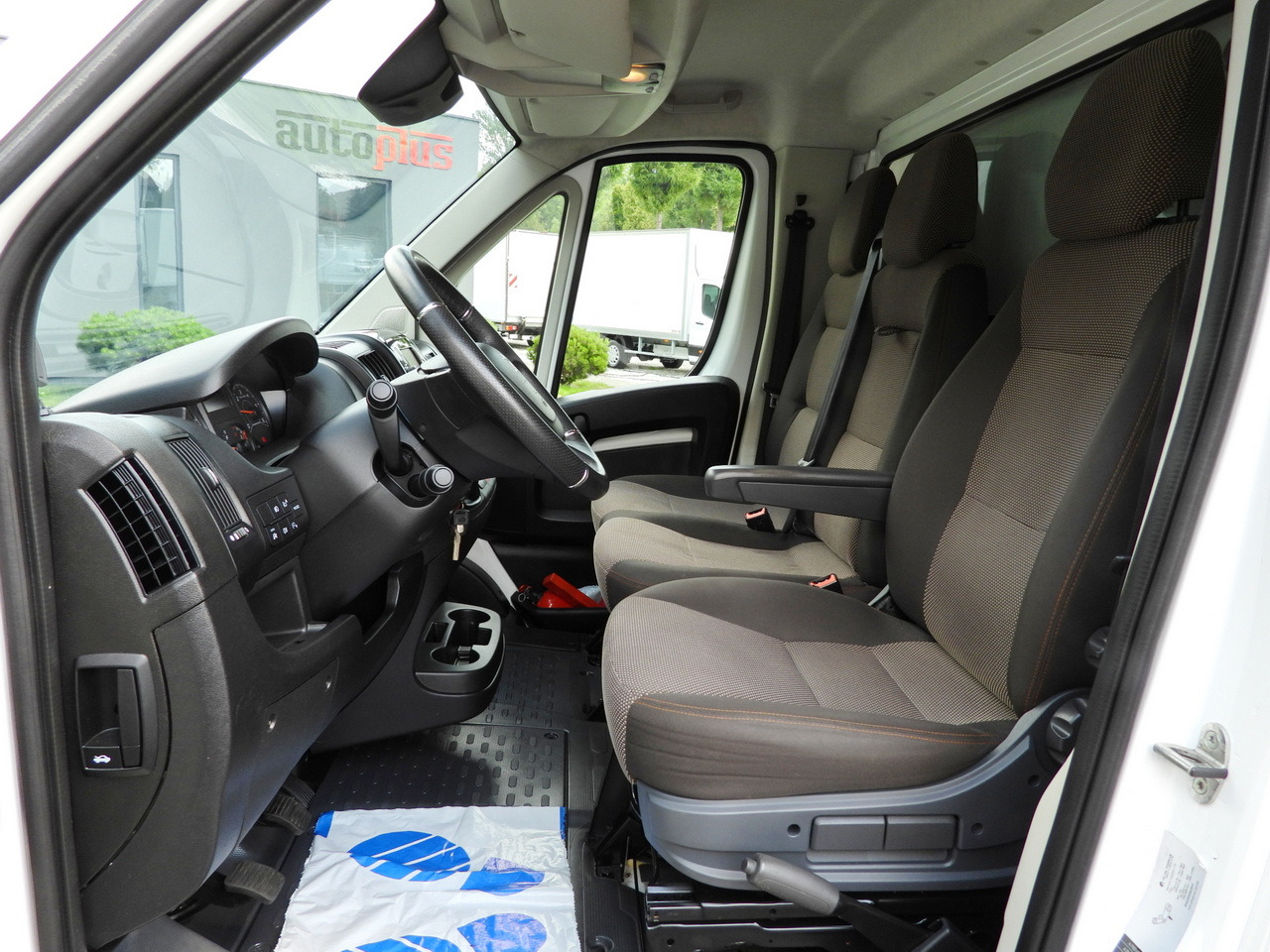 PEUGEOT BOXER REGRIGERATOR BOX 0*C 8 PALLETS CRUISE CONTROL LED LIGHTS AIR CONDITIONING  165HP leasing PEUGEOT BOXER REGRIGERATOR BOX 0*C 8 PALLETS CRUISE CONTROL LED LIGHTS AIR CONDITIONING  165HP: picture 30