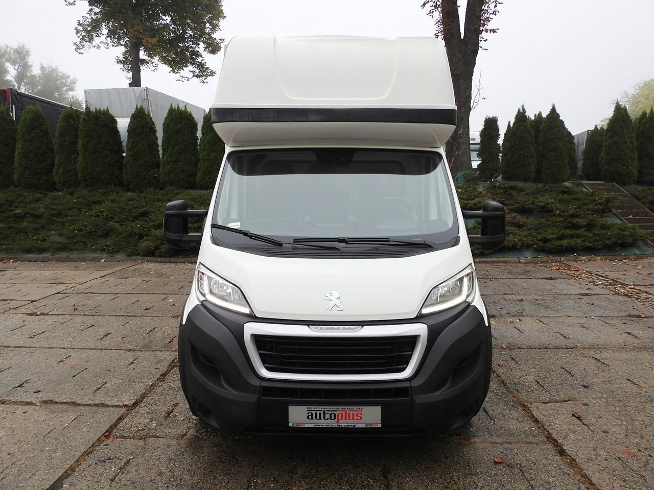 PEUGEOT BOXER TARPAULIN LIFT 8 PALLETS WEBASTO LED LIGHTS AIR CONDITIONING 165HP - Curtain side van: picture 5 PEUGEOT BOXER TARPAULIN LIFT 8 PALLETS WEBASTO LED LIGHTS AIR CONDITIONING 165HP - Curtain side van: picture 5