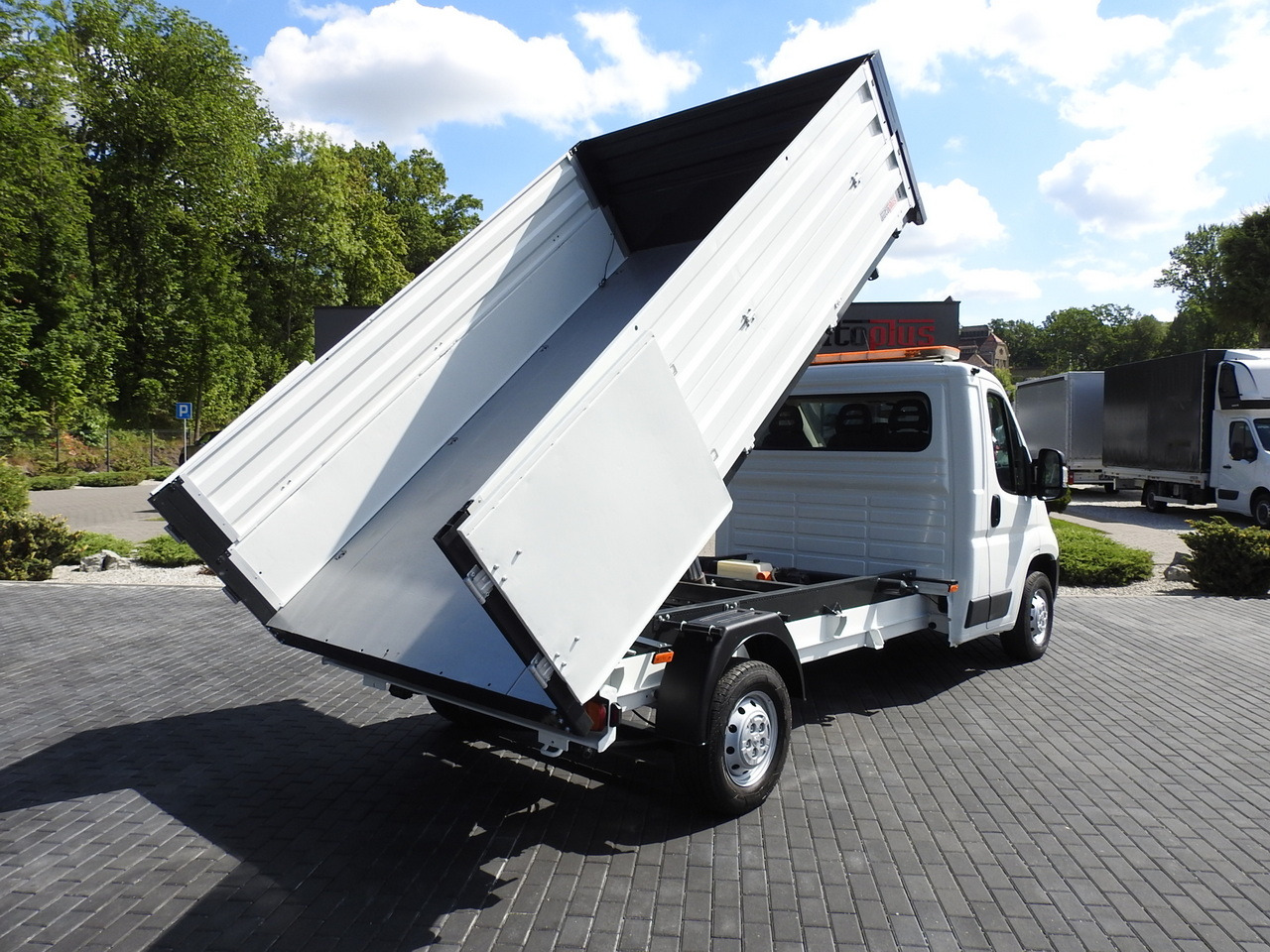 PEUGEOT BOXER THREE-WAY TIPPER AIR CONDITIONING 130HP - Tipper van: picture 3 PEUGEOT BOXER THREE-WAY TIPPER AIR CONDITIONING 130HP - Tipper van: picture 3
