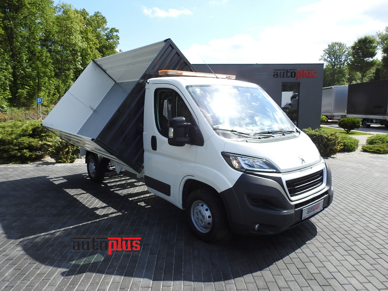 PEUGEOT BOXER THREE-WAY TIPPER AIR CONDITIONING 130HP - Tipper van: picture 1 PEUGEOT BOXER THREE-WAY TIPPER AIR CONDITIONING 130HP - Tipper van: picture 1