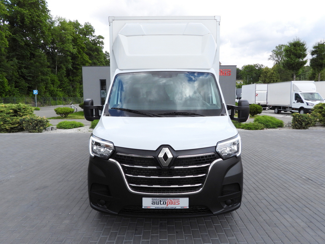 RENAULT MASTER BOX 8 PALLETS CRUISE CONTROL LED LIGHTS AIR CONDITIONING 165HP - Box van: picture 5 RENAULT MASTER BOX 8 PALLETS CRUISE CONTROL LED LIGHTS AIR CONDITIONING 165HP - Box van: picture 5