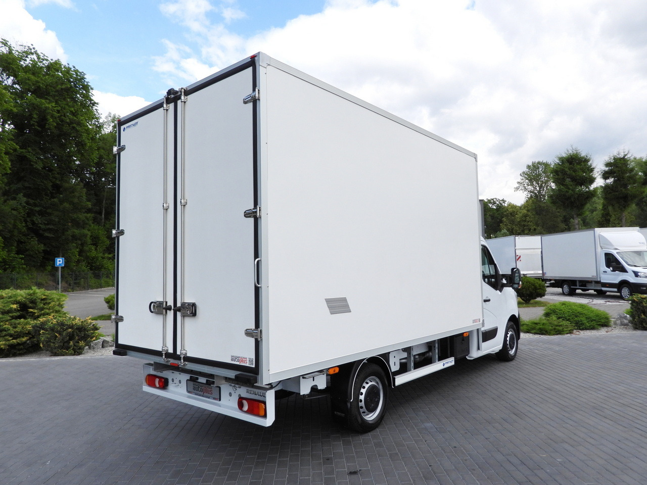 RENAULT MASTER BOX 8 PALLETS CRUISE CONTROL LED LIGHTS AIR CONDITIONING 165HP - Box van: picture 3 RENAULT MASTER BOX 8 PALLETS CRUISE CONTROL LED LIGHTS AIR CONDITIONING 165HP - Box van: picture 3