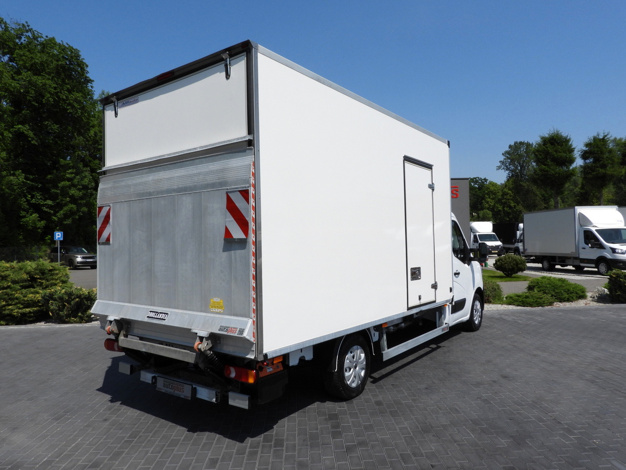 RENAULT MASTER BOX LIFT 8 PALLETS CRUISE CONTROL LED LIGHTS AIR CONDITIONING 165HP - Box van: picture 3 RENAULT MASTER BOX LIFT 8 PALLETS CRUISE CONTROL LED LIGHTS AIR CONDITIONING 165HP - Box van: picture 3