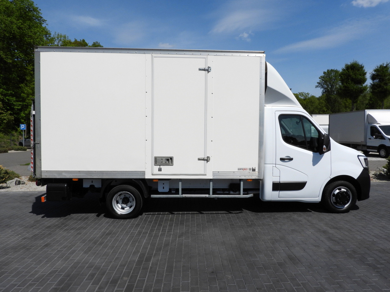 Box van RENAULT MASTER  BOX LIFT 8 PALLETS CRUISE CONTROL NAVIGATION LED LIGHTS TWIN WHEELS AIR CONDITIONING  145HP: picture 7