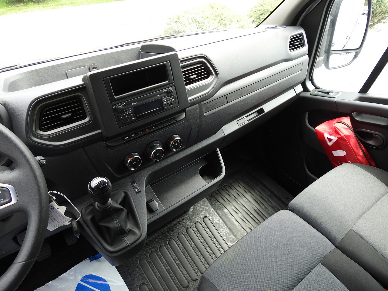 RENAULT MASTER NEW REGRIGERATOR BOX -10*C 8 PALLETS CRUISE CONTROL AIR CONDITIONING LED LIGHTS GUARANTEE  165HP leasing RENAULT MASTER NEW REGRIGERATOR BOX -10*C 8 PALLETS CRUISE CONTROL AIR CONDITIONING LED LIGHTS GUARANTEE  165HP: picture 32