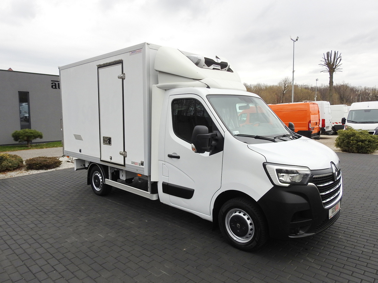 RENAULT MASTER  REGRIGERATOR BOX 0*C LED LIGHTS AIR CONDITIONING  145HP - Refrigerated van: picture 4 RENAULT MASTER  REGRIGERATOR BOX 0*C LED LIGHTS AIR CONDITIONING  145HP - Refrigerated van: picture 4
