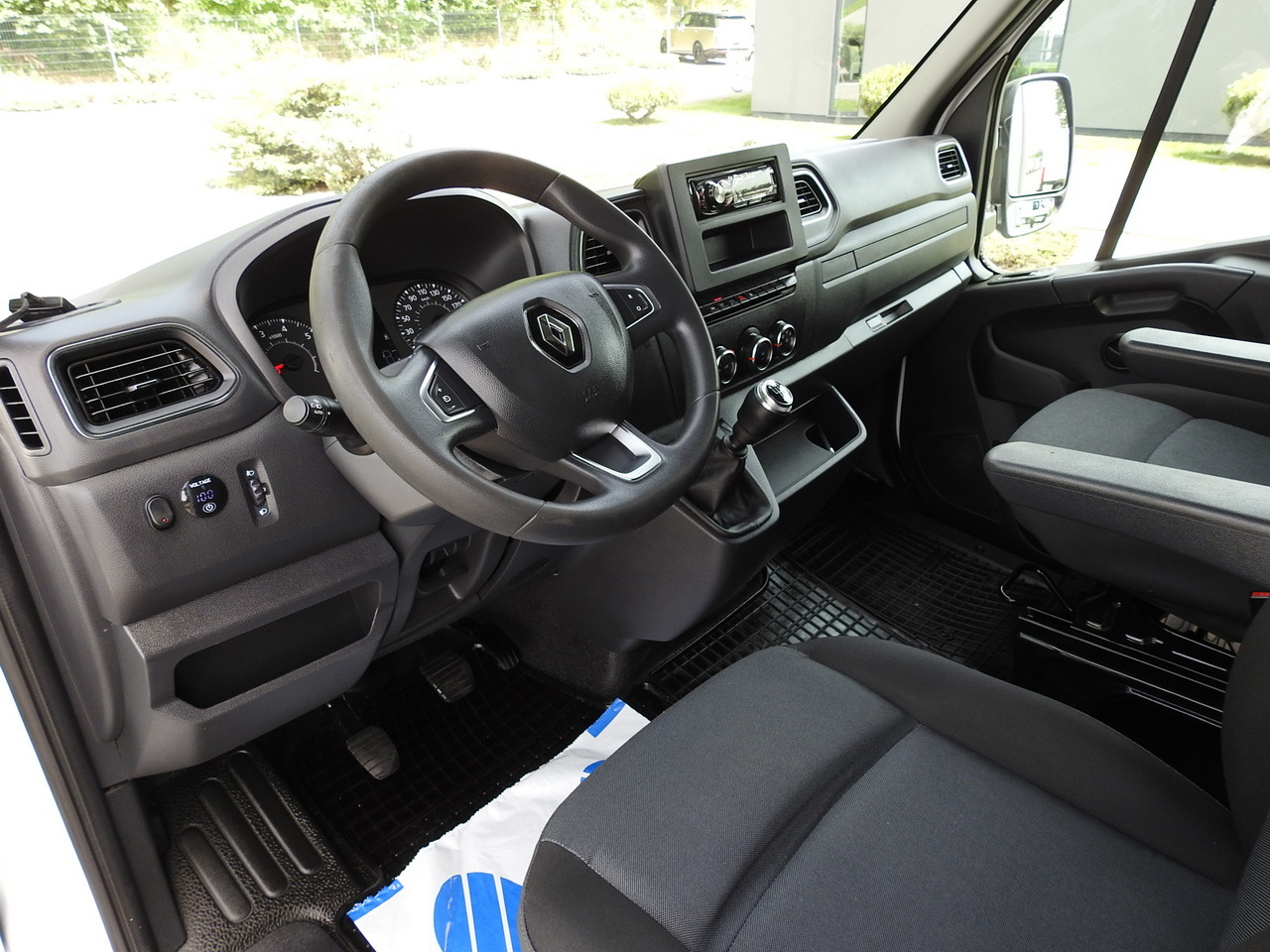 RENAULT MASTER TARPAULIN 10 PALLETS WEBASTO CRUISE CONTROL AIR CONDITIONING LED LIGHTS 165HP - Curtain side van: picture 2 RENAULT MASTER TARPAULIN 10 PALLETS WEBASTO CRUISE CONTROL AIR CONDITIONING LED LIGHTS 165HP - Curtain side van: picture 2