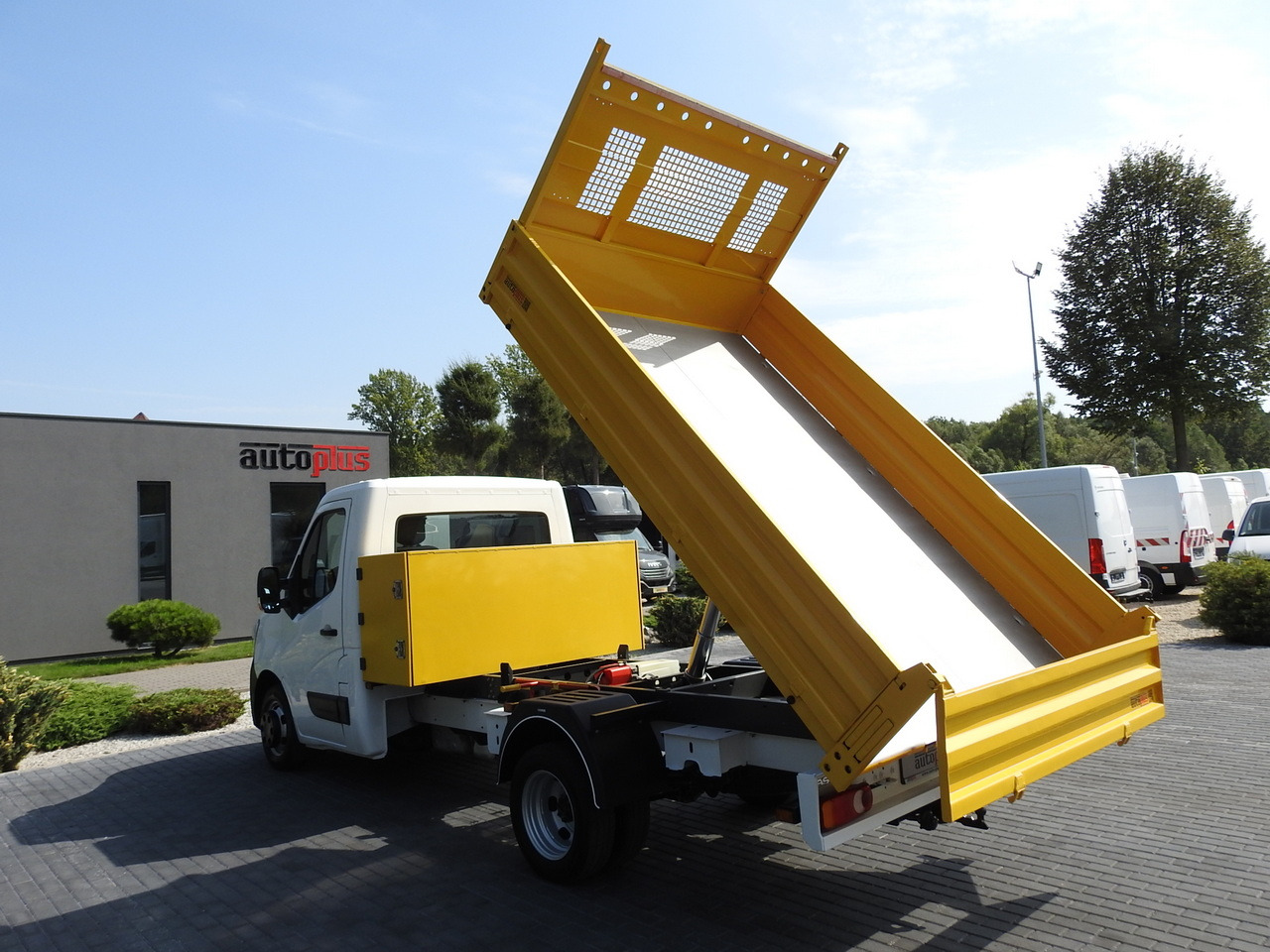 Tipper van RENAULT MASTER TIPPER CRUISE CONTROL NAVIGATION AIR CONDITIONING LED LIGHTS TWIN WHEELS LOAD WEIGHT 145HP: picture 11 Tipper van RENAULT MASTER TIPPER CRUISE CONTROL NAVIGATION AIR CONDITIONING LED LIGHTS TWIN WHEELS LOAD WEIGHT 145HP: picture 11