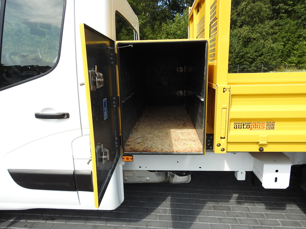 Tipper van RENAULT MASTER TIPPER CRUISE CONTROL NAVIGATION AIR CONDITIONING LED LIGHTS TWIN WHEELS LOAD WEIGHT 145HP: picture 26 Tipper van RENAULT MASTER TIPPER CRUISE CONTROL NAVIGATION AIR CONDITIONING LED LIGHTS TWIN WHEELS LOAD WEIGHT 145HP: picture 26