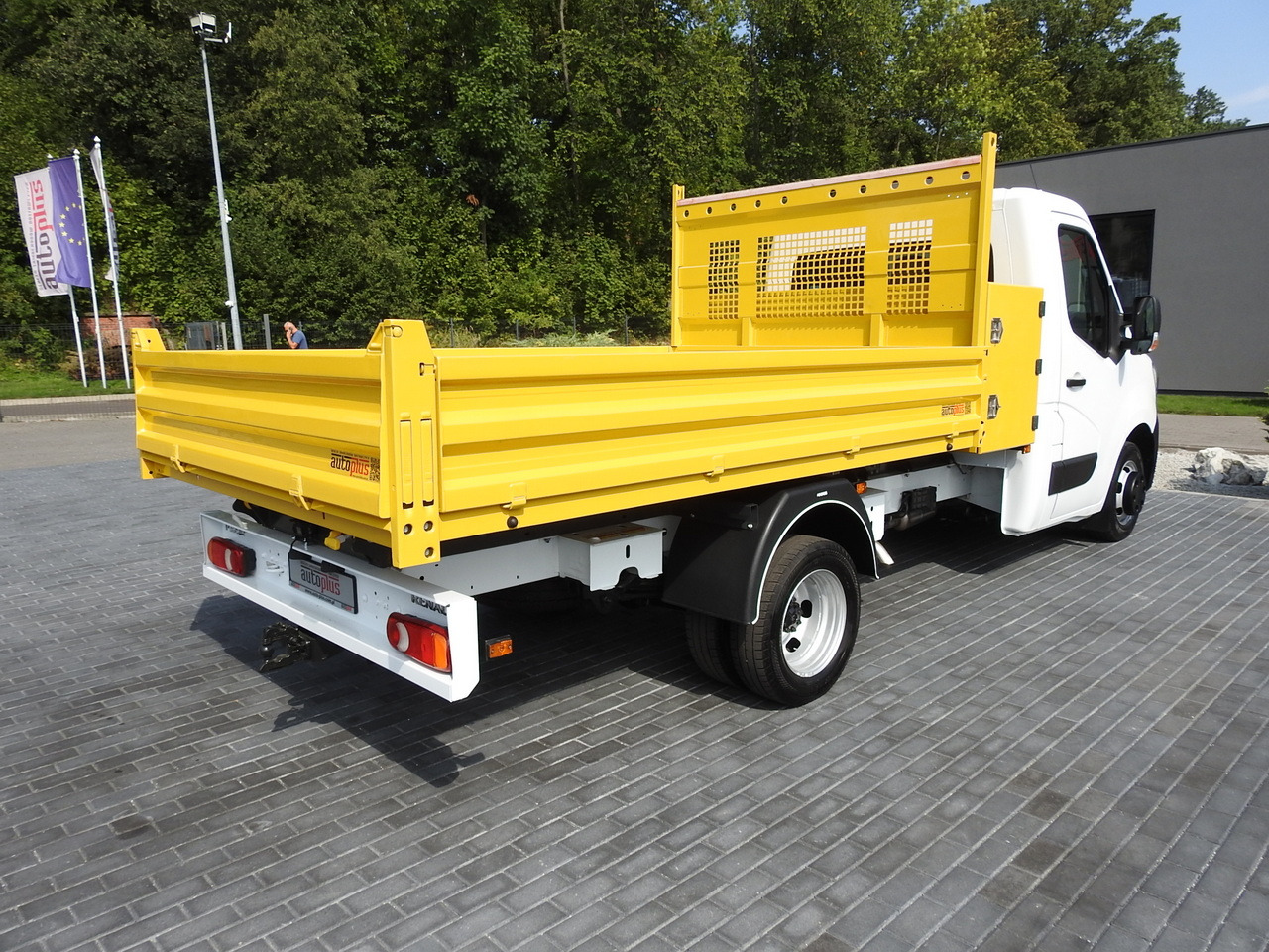 Tipper van RENAULT MASTER TIPPER CRUISE CONTROL NAVIGATION AIR CONDITIONING LED LIGHTS TWIN WHEELS LOAD WEIGHT 145HP: picture 15 Tipper van RENAULT MASTER TIPPER CRUISE CONTROL NAVIGATION AIR CONDITIONING LED LIGHTS TWIN WHEELS LOAD WEIGHT 145HP: picture 15