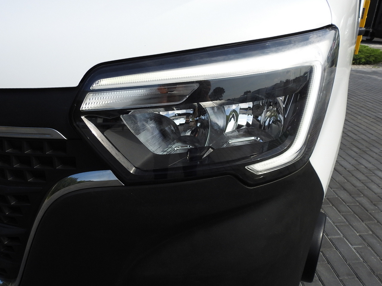 Tipper van RENAULT MASTER TIPPER CRUISE CONTROL NAVIGATION AIR CONDITIONING LED LIGHTS TWIN WHEELS LOAD WEIGHT 145HP: picture 24 Tipper van RENAULT MASTER TIPPER CRUISE CONTROL NAVIGATION AIR CONDITIONING LED LIGHTS TWIN WHEELS LOAD WEIGHT 145HP: picture 24