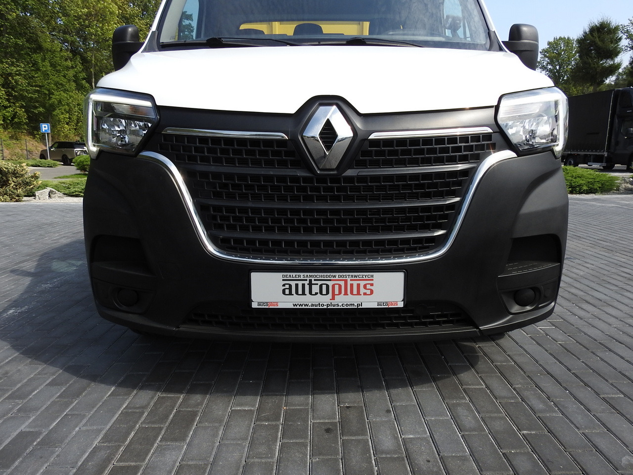 Tipper van RENAULT MASTER TIPPER CRUISE CONTROL NAVIGATION AIR CONDITIONING LED LIGHTS TWIN WHEELS LOAD WEIGHT 145HP: picture 17 Tipper van RENAULT MASTER TIPPER CRUISE CONTROL NAVIGATION AIR CONDITIONING LED LIGHTS TWIN WHEELS LOAD WEIGHT 145HP: picture 17