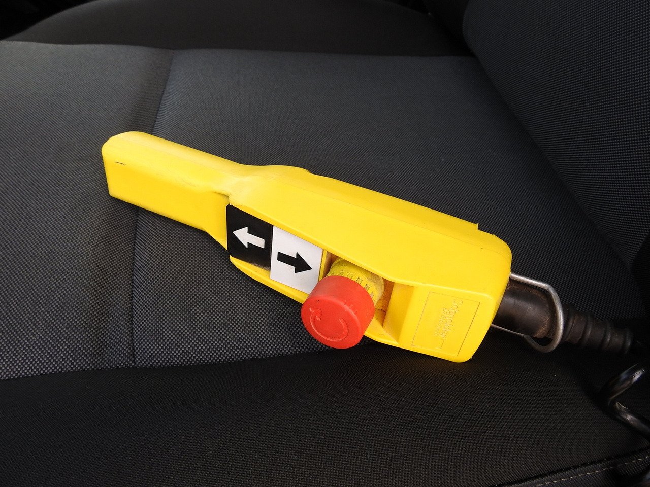 Tipper van RENAULT MASTER TIPPER CRUISE CONTROL NAVIGATION AIR CONDITIONING LED LIGHTS TWIN WHEELS LOAD WEIGHT 145HP: picture 28 Tipper van RENAULT MASTER TIPPER CRUISE CONTROL NAVIGATION AIR CONDITIONING LED LIGHTS TWIN WHEELS LOAD WEIGHT 145HP: picture 28