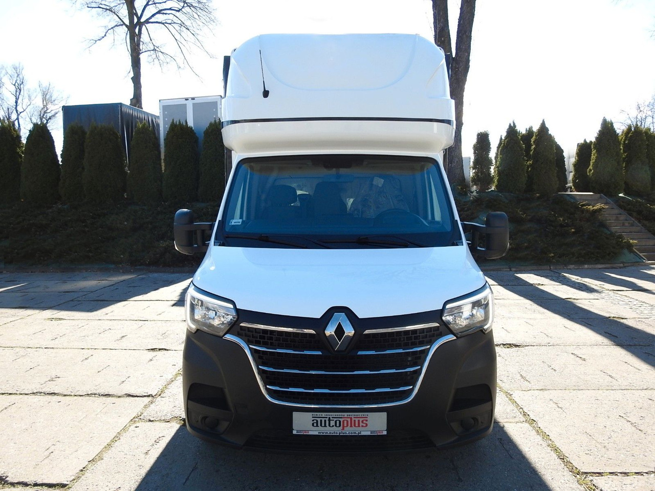 Renault MASTER PRITSCHE PLANE 10 PALETTEN WEBASTO A/C - Curtain side van: picture 5 Renault MASTER PRITSCHE PLANE 10 PALETTEN WEBASTO A/C - Curtain side van: picture 5