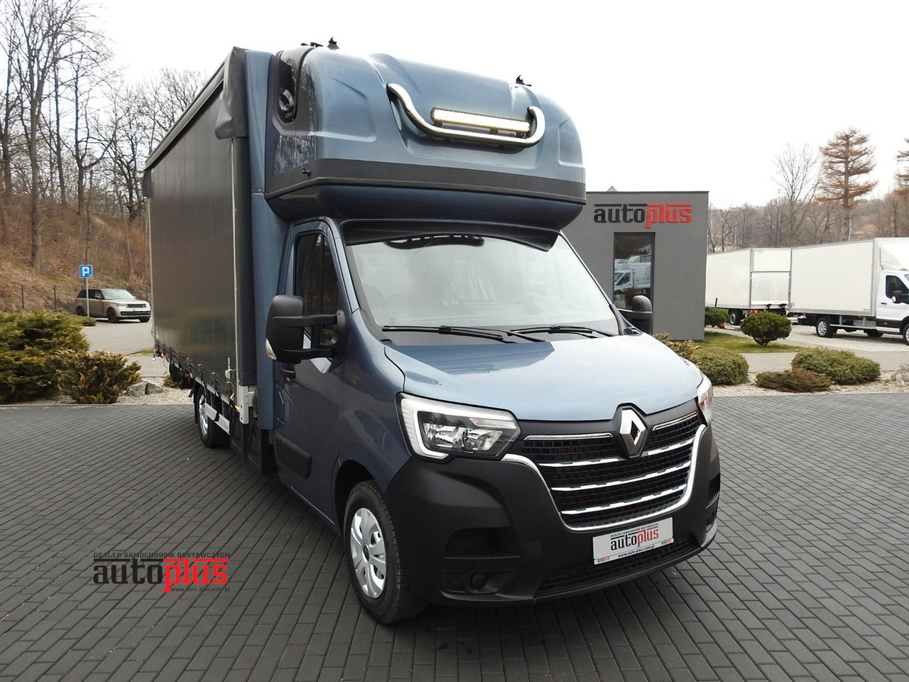 Renault MASTER PRITSCHE PLANE 10 PALETTEN WEBASTO - Curtain side van: picture 1 Renault MASTER PRITSCHE PLANE 10 PALETTEN WEBASTO - Curtain side van: picture 1