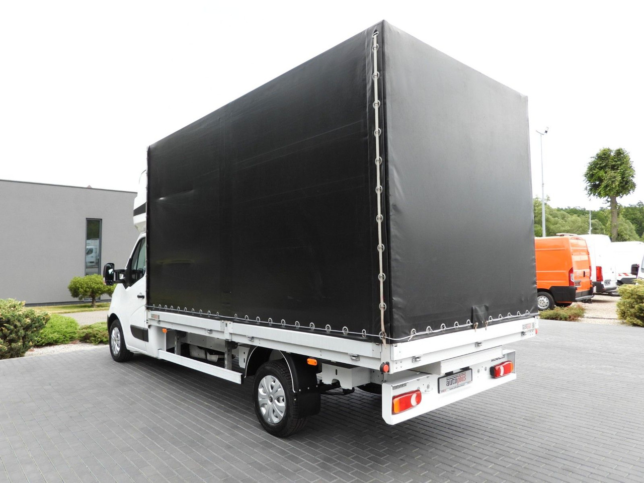 Renault MASTER  PRITSCHE PLANE 8 PALETTEN WEBASTO leasing Renault MASTER  PRITSCHE PLANE 8 PALETTEN WEBASTO: picture 9