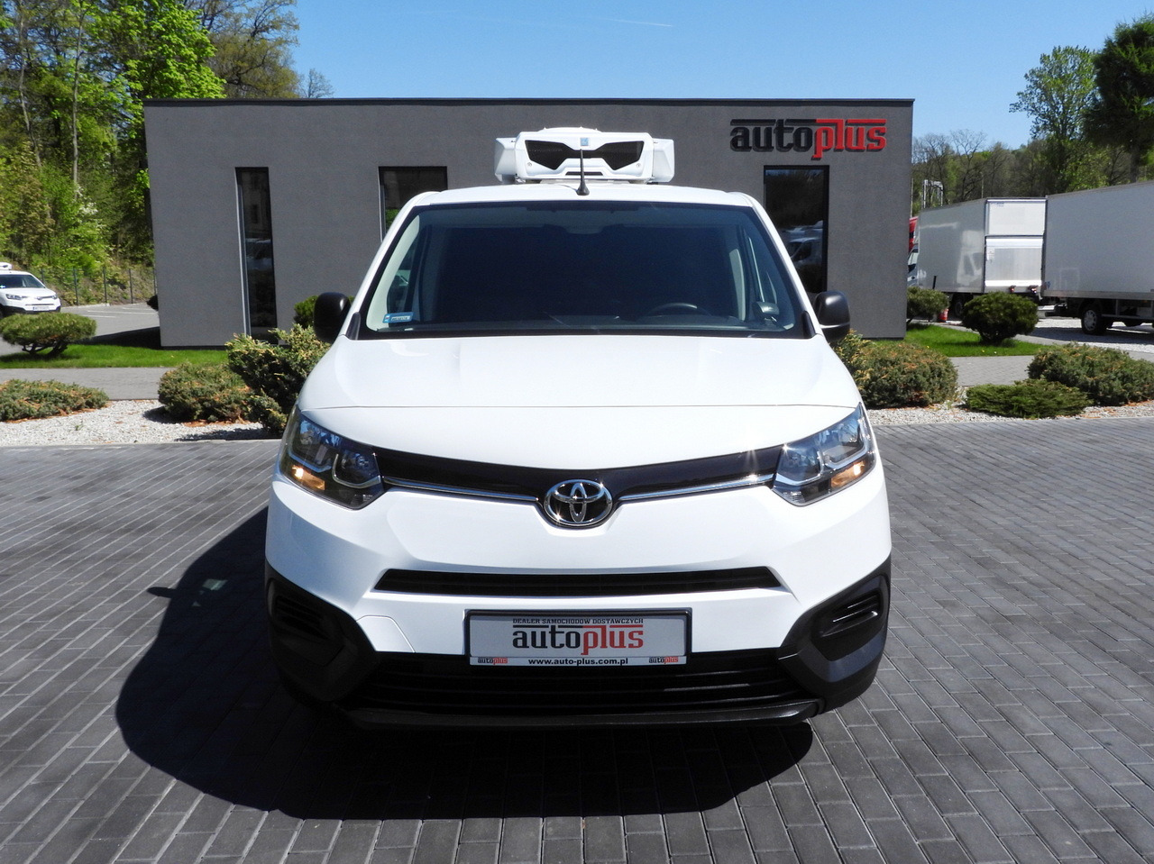 TOYOTA PROACE CITY  REFRIGERATOR VAN -15*C POWER SUPPLY 230V CRUISE CONTROL AIR CONDITIONING  100HP - Refrigerated van: picture 5 TOYOTA PROACE CITY  REFRIGERATOR VAN -15*C POWER SUPPLY 230V CRUISE CONTROL AIR CONDITIONING  100HP - Refrigerated van: picture 5