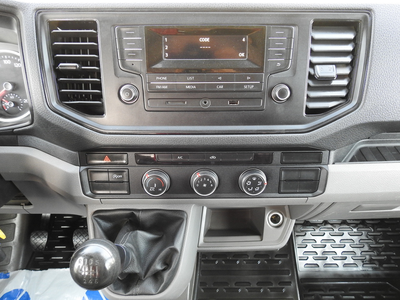 Combi van VOLKSWAGEN CRAFTER STAKE BODY DOUBLE CABIN DOKA 7 SEATS AIR CONDITIONING  140HP: picture 39