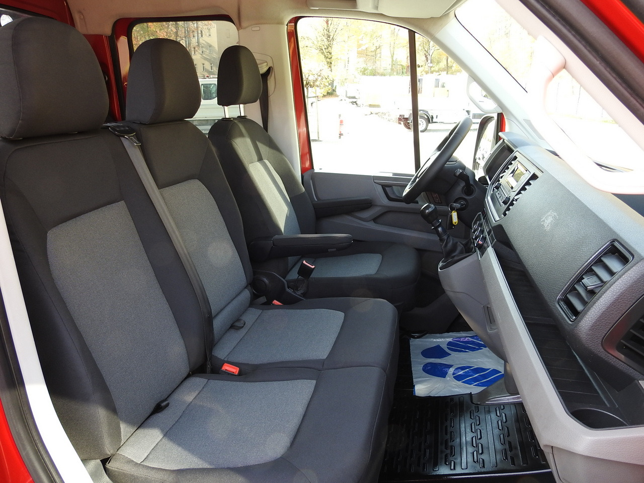 Combi van VOLKSWAGEN CRAFTER STAKE BODY DOUBLE CABIN DOKA 7 SEATS AIR CONDITIONING  140HP: picture 44