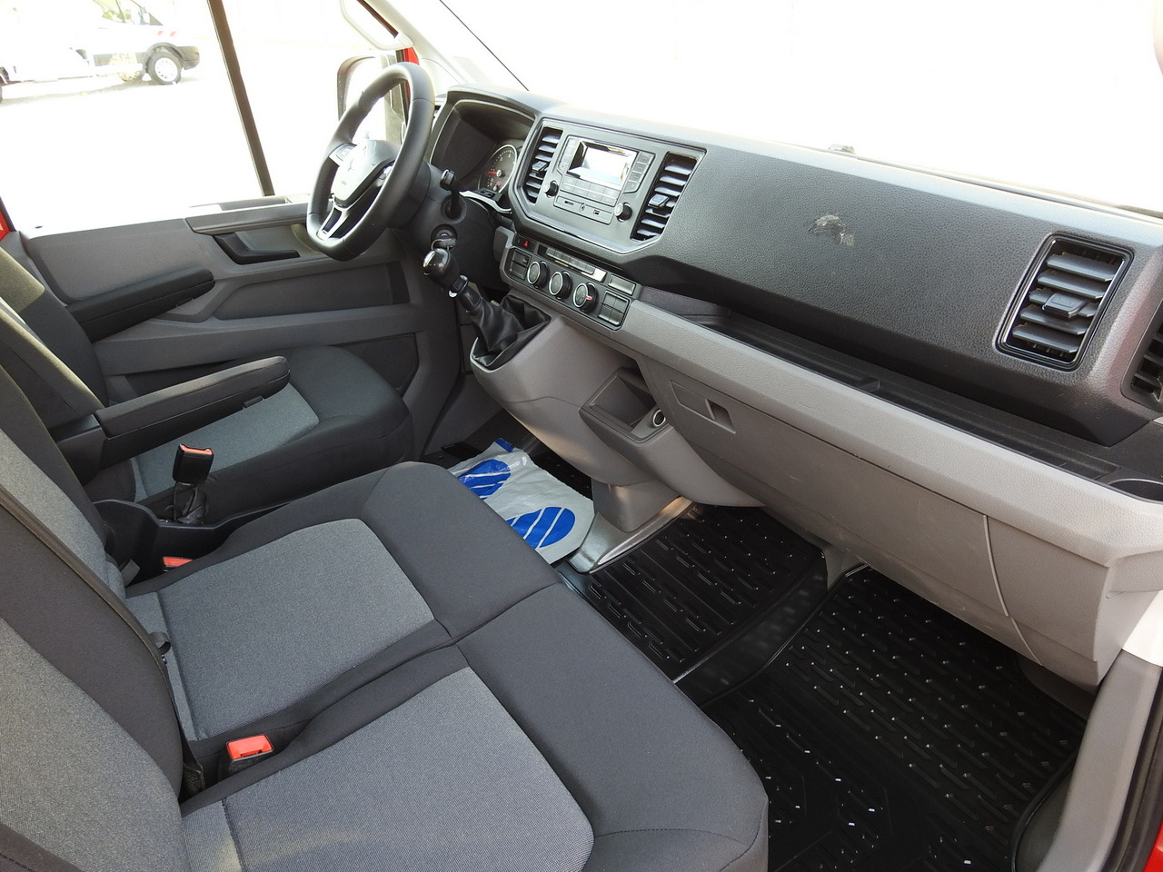 Combi van VOLKSWAGEN CRAFTER STAKE BODY DOUBLE CABIN DOKA 7 SEATS AIR CONDITIONING  140HP: picture 45