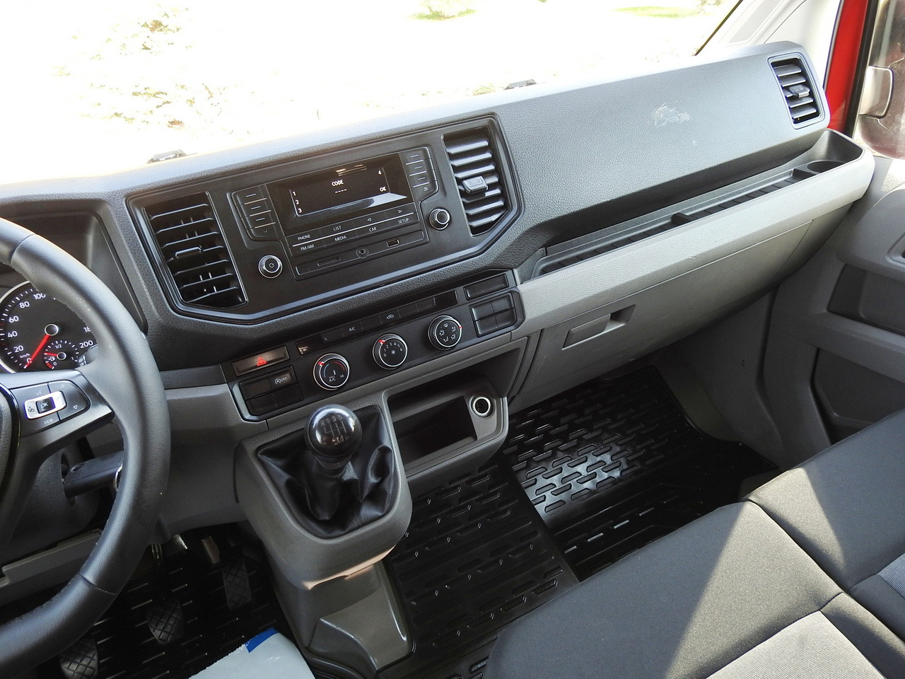 Combi van VOLKSWAGEN CRAFTER STAKE BODY DOUBLE CABIN DOKA 7 SEATS AIR CONDITIONING  140HP: picture 37