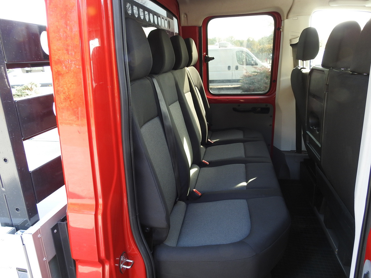Combi van VOLKSWAGEN CRAFTER STAKE BODY DOUBLE CABIN DOKA 7 SEATS AIR CONDITIONING  140HP: picture 47
