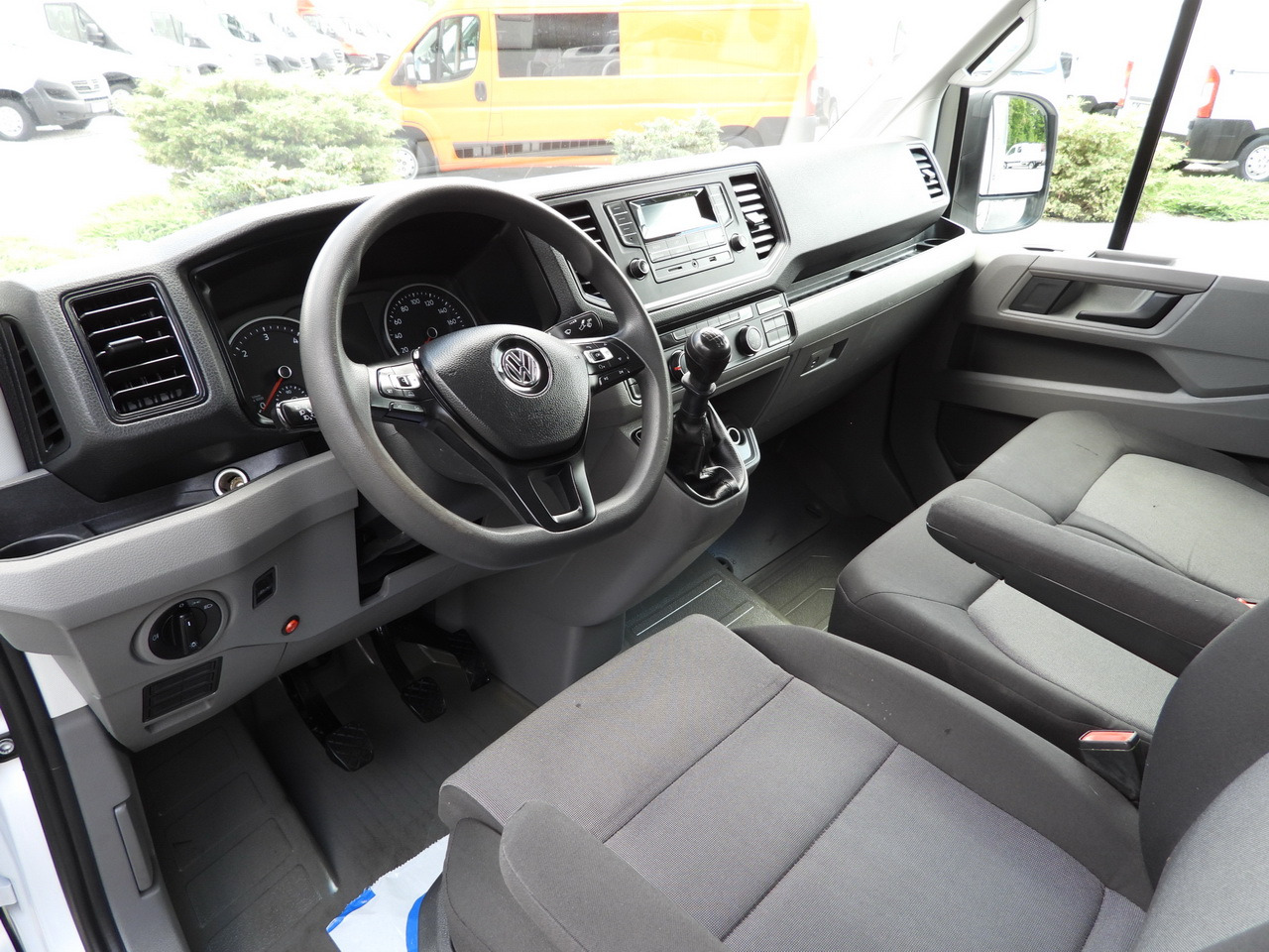 VOLKSWAGEN CRAFTER TARPAULIN 10 PALLETS WEBASTO CRUISE CONTROL AIR CONDITIONING 180HP - Curtain side van: picture 2 VOLKSWAGEN CRAFTER TARPAULIN 10 PALLETS WEBASTO CRUISE CONTROL AIR CONDITIONING 180HP - Curtain side van: picture 2