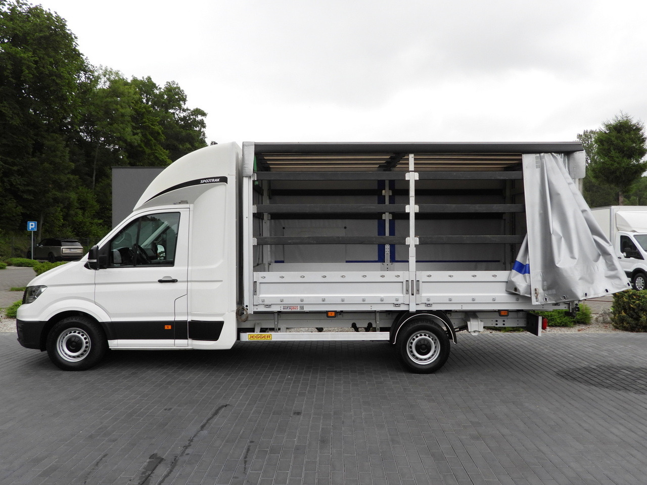 VOLKSWAGEN CRAFTER  TARPAULIN 8 PALLETS WEBASTO CRUISE CONTROL LED LIGHTS AIR CONDITIONING  180HP leasing VOLKSWAGEN CRAFTER  TARPAULIN 8 PALLETS WEBASTO CRUISE CONTROL LED LIGHTS AIR CONDITIONING  180HP: picture 8