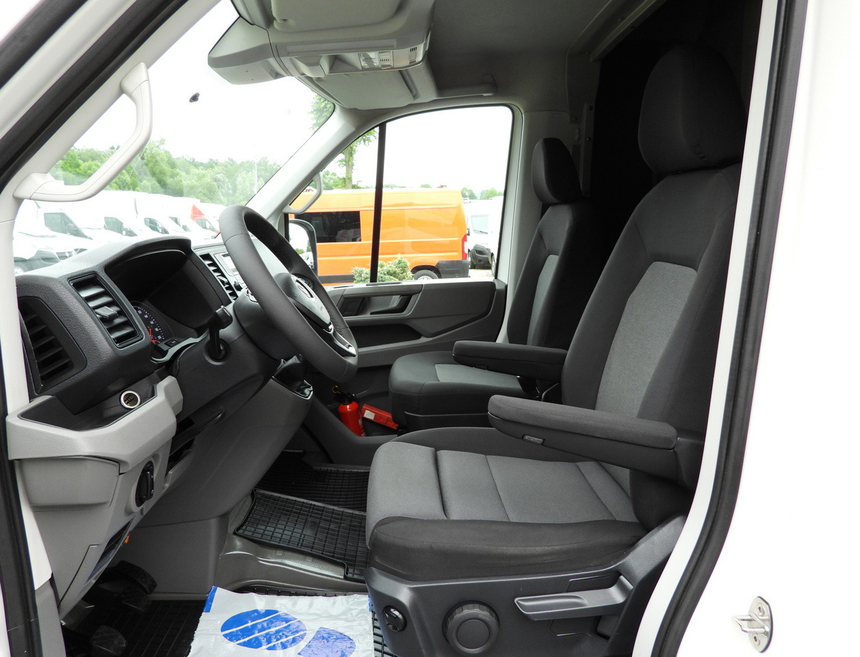 VOLKSWAGEN CRAFTER  TARPAULIN 8 PALLETS WEBASTO CRUISE CONTROL LED LIGHTS AIR CONDITIONING  180HP leasing VOLKSWAGEN CRAFTER  TARPAULIN 8 PALLETS WEBASTO CRUISE CONTROL LED LIGHTS AIR CONDITIONING  180HP: picture 28