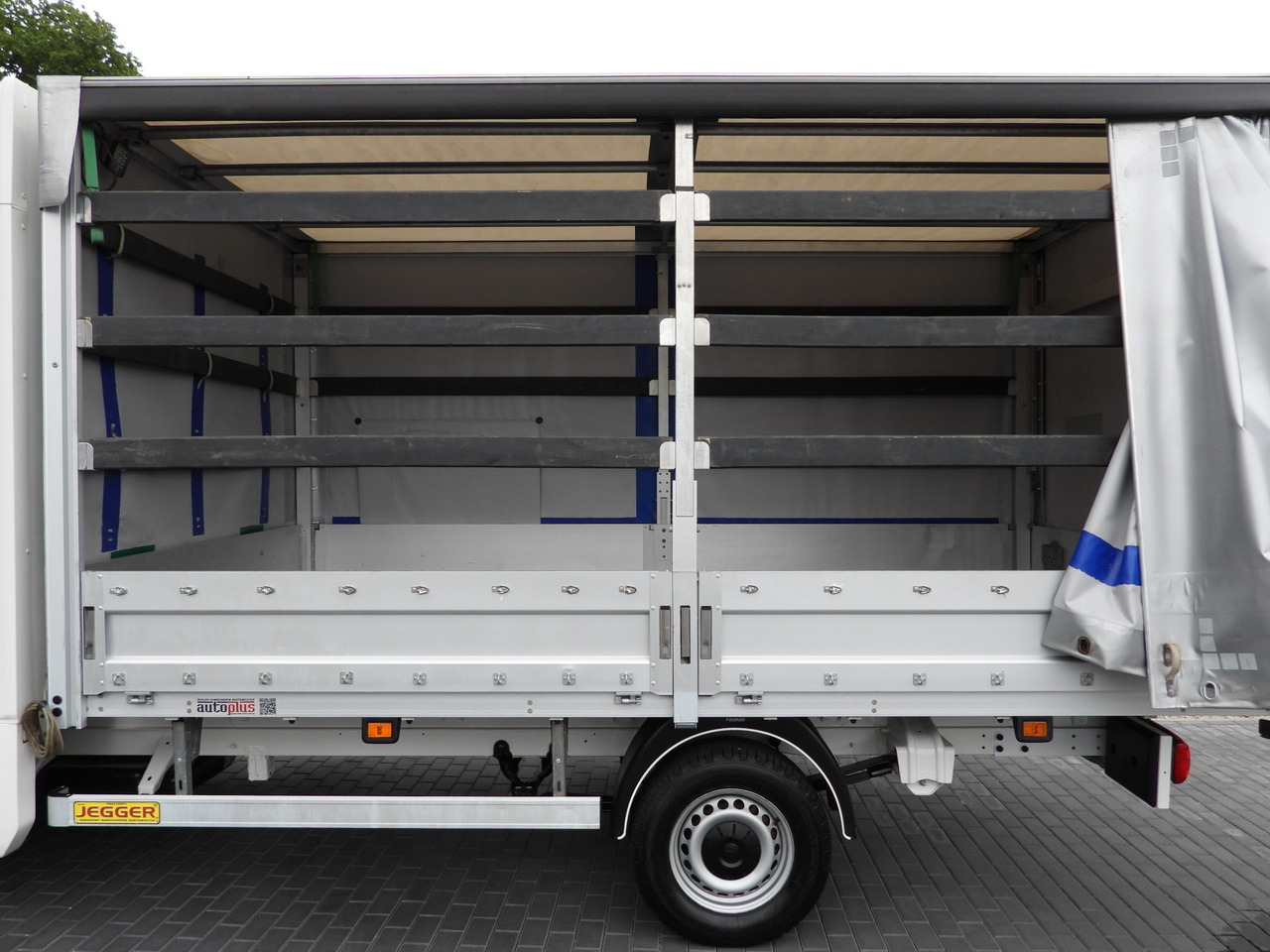 VOLKSWAGEN CRAFTER  TARPAULIN 8 PALLETS WEBASTO CRUISE CONTROL LED LIGHTS AIR CONDITIONING  180HP leasing VOLKSWAGEN CRAFTER  TARPAULIN 8 PALLETS WEBASTO CRUISE CONTROL LED LIGHTS AIR CONDITIONING  180HP: picture 25