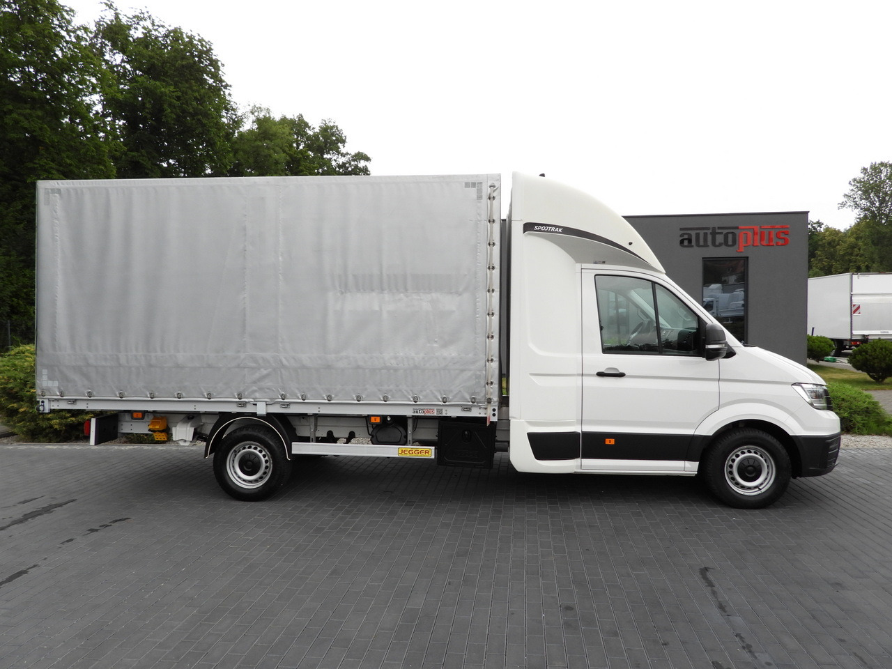 VOLKSWAGEN CRAFTER  TARPAULIN 8 PALLETS WEBASTO CRUISE CONTROL LED LIGHTS AIR CONDITIONING  180HP leasing VOLKSWAGEN CRAFTER  TARPAULIN 8 PALLETS WEBASTO CRUISE CONTROL LED LIGHTS AIR CONDITIONING  180HP: picture 7