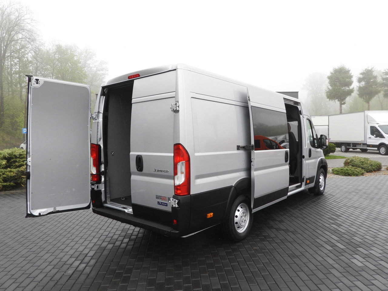CITROEN JUMPER BOX DELIVERY VAN 7 SEATS CRUISE CONTROL LED LIGHTS AIR CONDITIONING 165HP - Van: picture 3 CITROEN JUMPER BOX DELIVERY VAN 7 SEATS CRUISE CONTROL LED LIGHTS AIR CONDITIONING 165HP - Van: picture 3