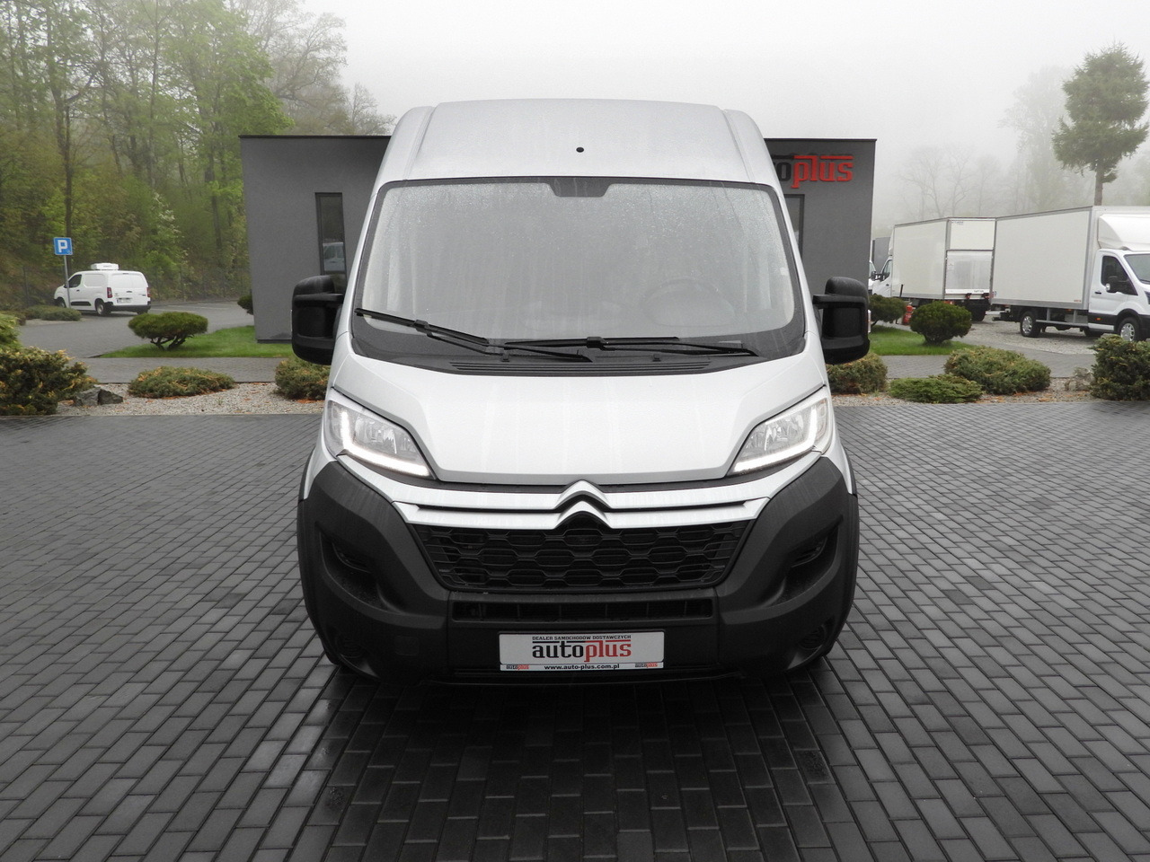 CITROEN JUMPER BOX DELIVERY VAN 7 SEATS CRUISE CONTROL LED LIGHTS AIR CONDITIONING 165HP - Van: picture 5 CITROEN JUMPER BOX DELIVERY VAN 7 SEATS CRUISE CONTROL LED LIGHTS AIR CONDITIONING 165HP - Van: picture 5