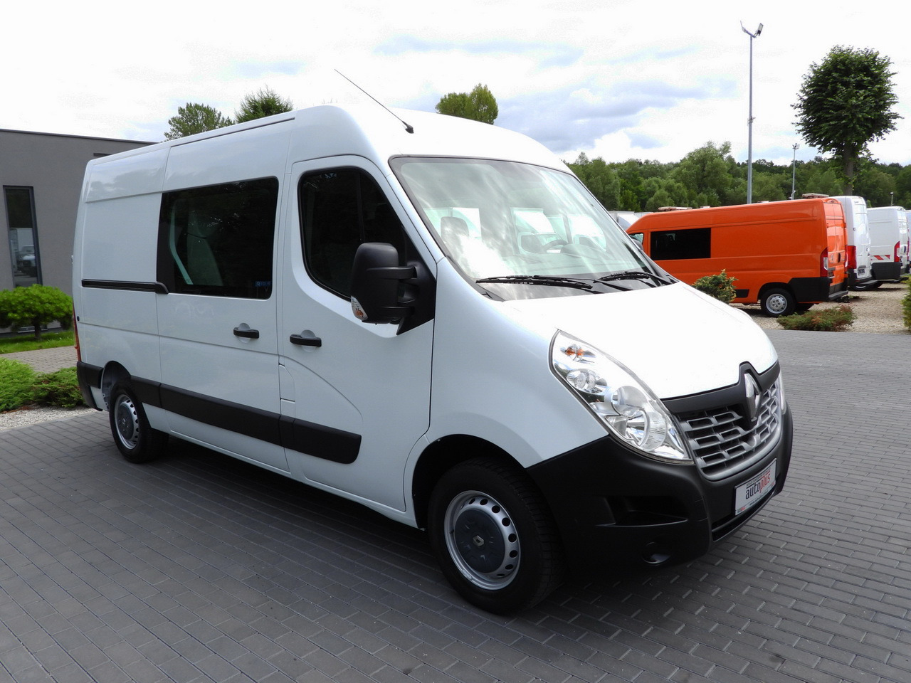 RENAULT MASTER CRUISE CONTROL AIR CONDITIONING 110HP - Van: picture 4 RENAULT MASTER CRUISE CONTROL AIR CONDITIONING 110HP - Van: picture 4