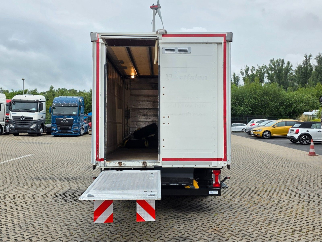 Curtain side van Iveco Daily 70C18 Hi-Matic / Ladebordwand / 3 Sitzen: picture 9
