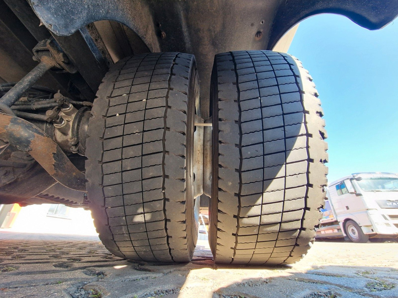 Refrigerator truck MAN TGL 12.250 4X2 BL / Ladebordwand: picture 29