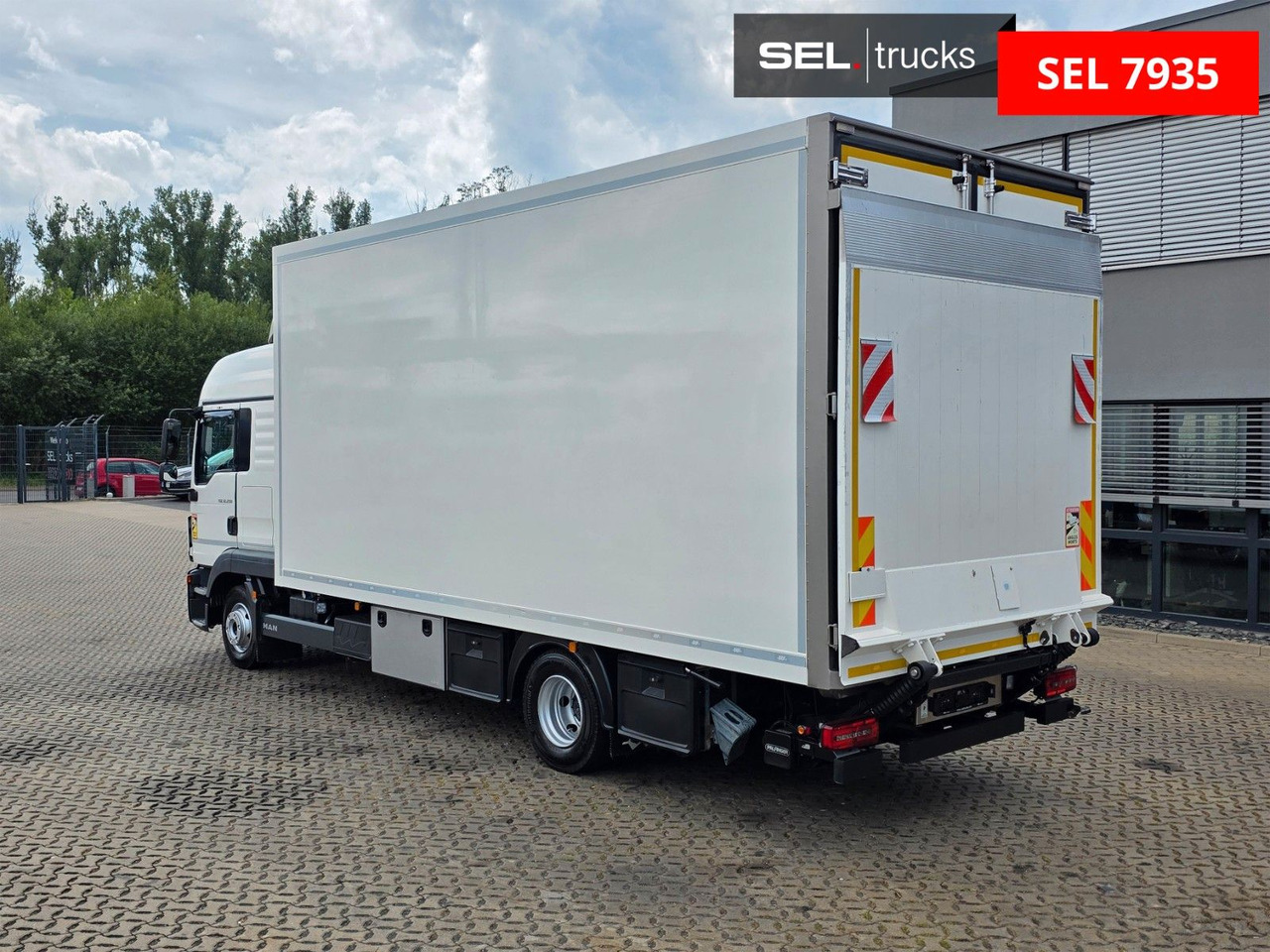 MAN TGL 12.250 4X2 BL / Standklima / Ldbw / Konvekta - Box truck: picture 1 MAN TGL 12.250 4X2 BL / Standklima / Ldbw / Konvekta - Box truck: picture 1