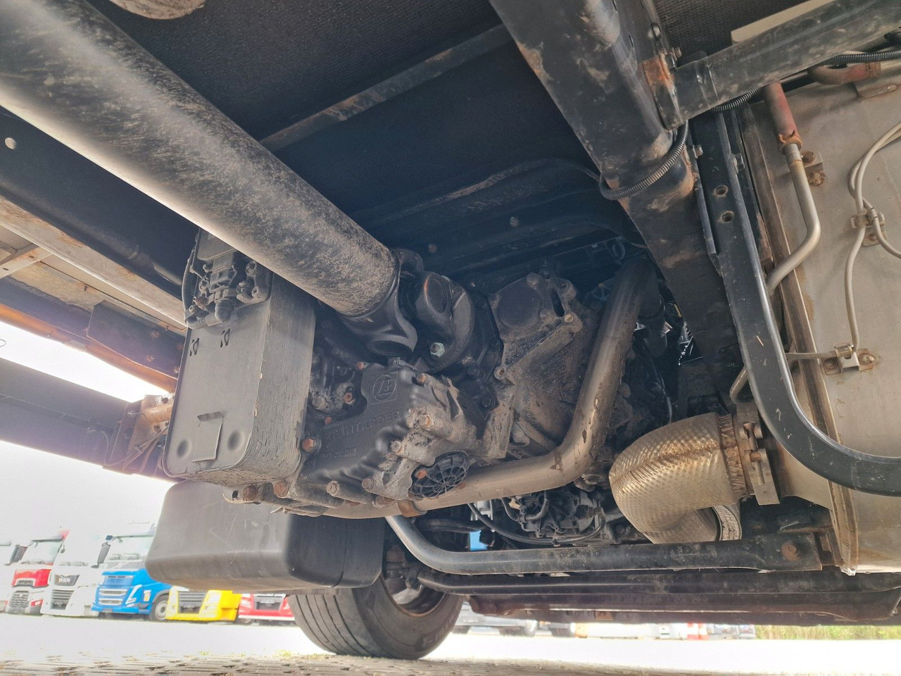 Curtainsider truck MAN TGX 18.440 4X2 LL-U /Intarder/Hubdach/Durchlade: picture 11