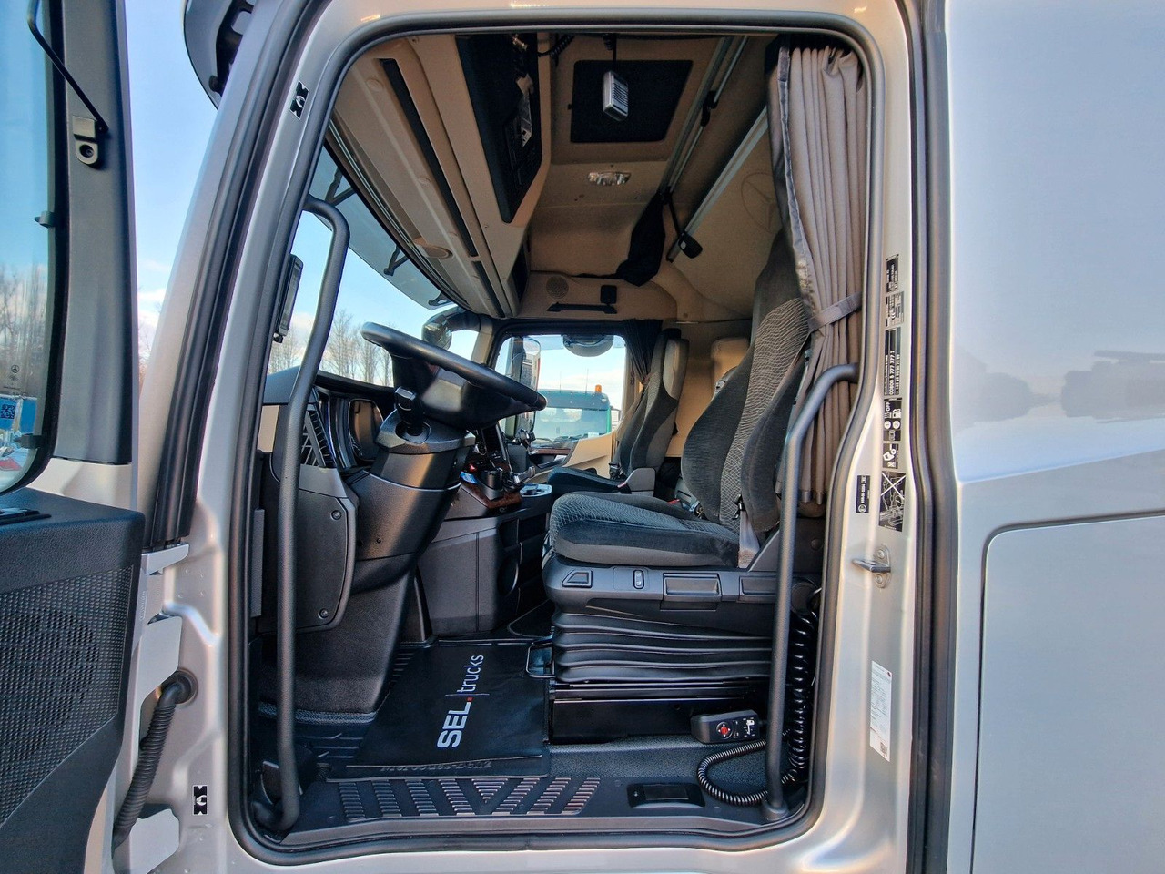 Curtainsider truck Mercedes-Benz Actros 2545 / Retarder / Alukappen / Standklima: picture 15