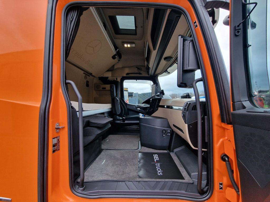 Curtainsider truck Mercedes-Benz Actros 2548 / Retarder Mercedes-Benz Actros 2548 / Retarder: picture 13 Curtainsider truck Mercedes-Benz Actros 2548 / Retarder Mercedes-Benz Actros 2548 / Retarder: picture 13