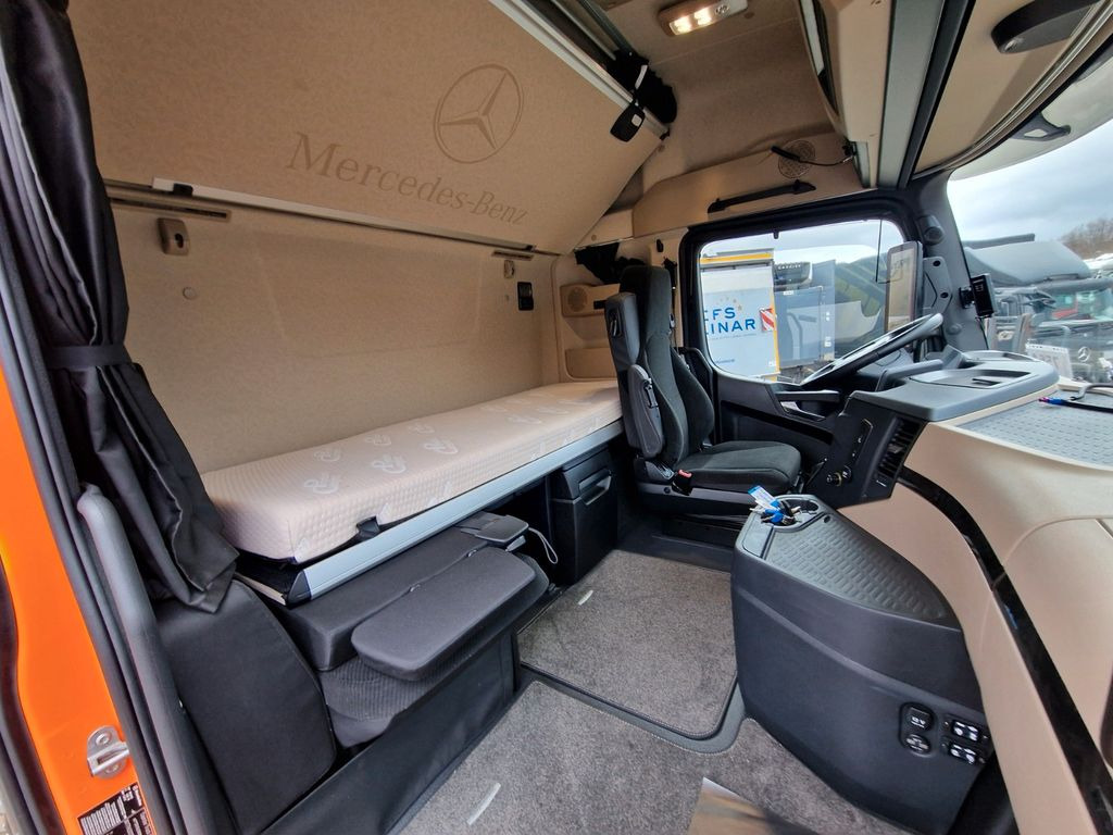 Curtainsider truck Mercedes-Benz Actros 2548 / Retarder Mercedes-Benz Actros 2548 / Retarder: picture 14 Curtainsider truck Mercedes-Benz Actros 2548 / Retarder Mercedes-Benz Actros 2548 / Retarder: picture 14