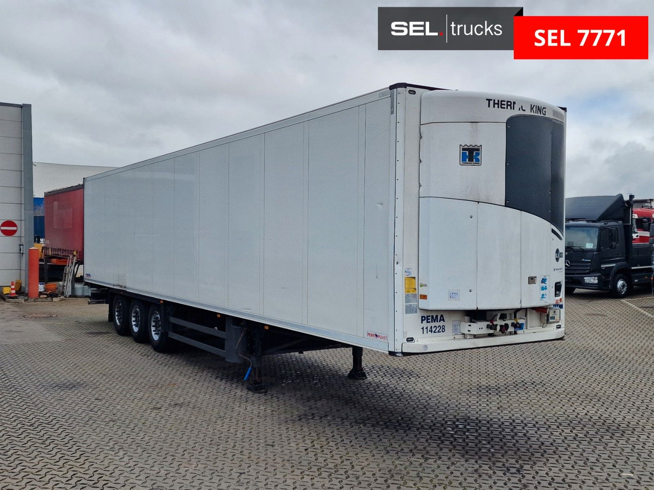 Schmitz Cargobull SKO 24/L 13.4 FP 45 COOL/Trennwand + Doppelverd. - Refrigerator semi-trailer: picture 4 Schmitz Cargobull SKO 24/L 13.4 FP 45 COOL/Trennwand + Doppelverd. - Refrigerator semi-trailer: picture 4