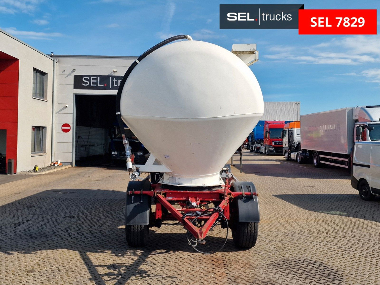 Spitzer SAPI 1833/3M - Tank trailer: picture 2 Spitzer SAPI 1833/3M - Tank trailer: picture 2