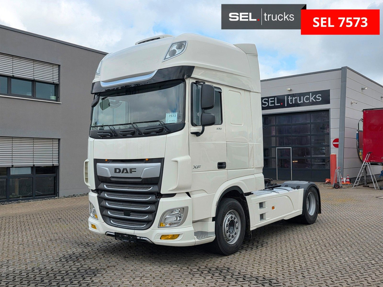 DAF XF 530 FT / ZF Intarder / Standklimaanlage / 6D - Tractor unit: picture 1 DAF XF 530 FT / ZF Intarder / Standklimaanlage / 6D - Tractor unit: picture 1