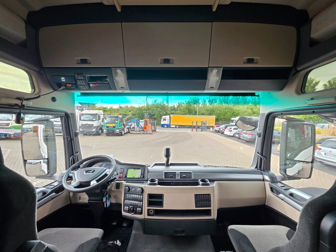 Tractor unit MAN TGX 18.460 4X2 LLS-U / Retarder: picture 20
